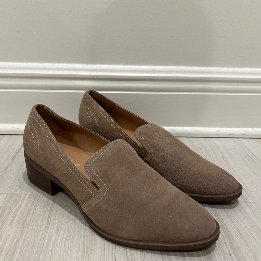 Like new Crown Vintage Brown Suede Loafers- size 9.5